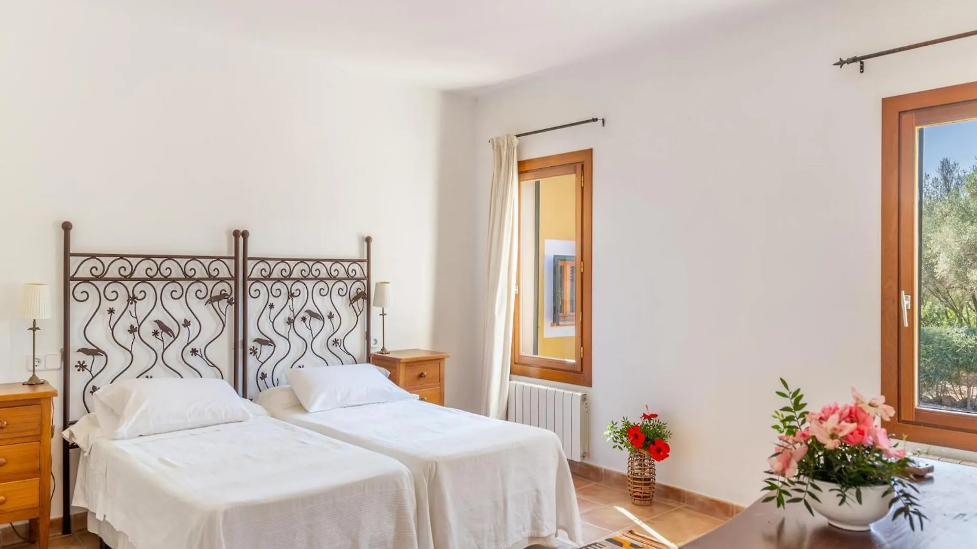 Country House With Pool In Manacor